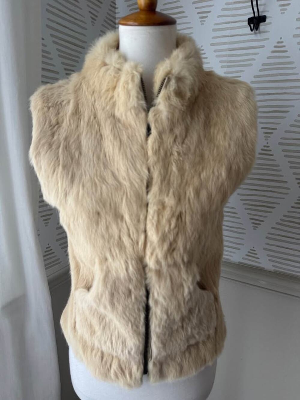 Vintage Y2K Women’s Medium Rabbit Fur Knot Vest Sisters